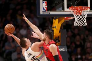 Jokic vuelve a ser el señor de Denver y mantiene a los Nuggets líderes del Oeste