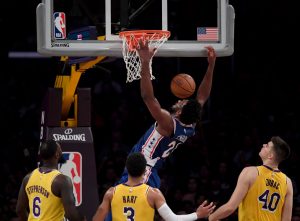 Philadelphia 76ers pasó por encima de los Lakers en L.A.
