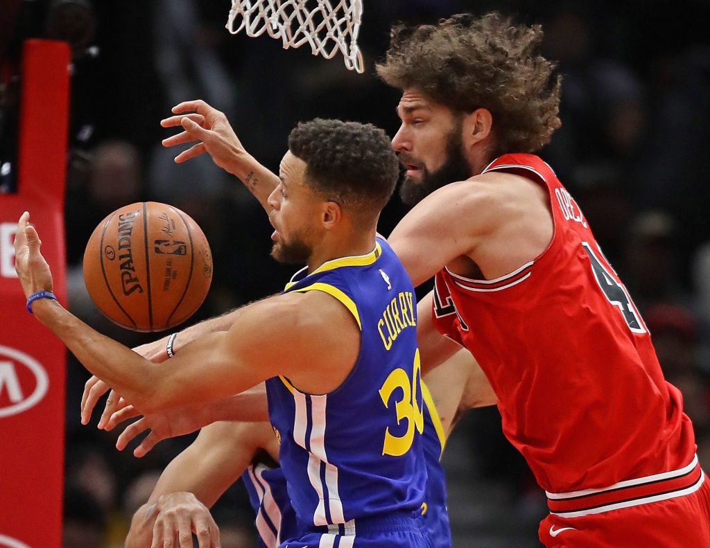Los Warriors, interesados en Robin Lopez, quien no consigue el ‘buy out’ de Chicago