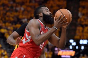 Harden supera a Kobe, firma 57 puntos y se echa Houston a los lomos