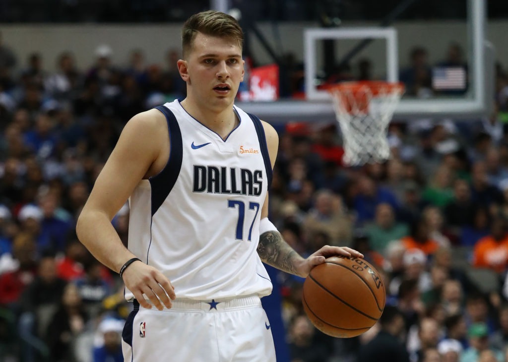 Dallas remonta ante Portland con 28 puntos de Doncic