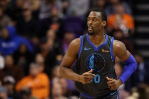 Harrison Barnes debuta con victoria en Sacramento