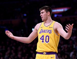 Los Lakers envían a Zubac y Beasley a los Clippers a cambio de Mike Muscala