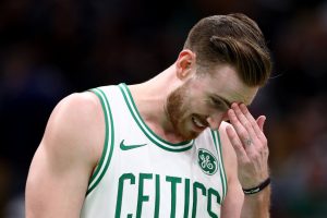 Gordon Hayward lidera el triunfo de los Celtics sobre los 76ers