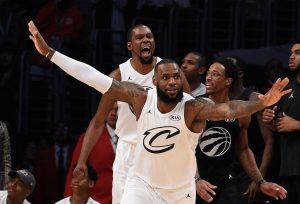 Kevin Durant y LeBron James lideran los primeros recuentos para el All-Star