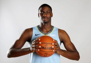 Jaren Jackson Jr. estará fuera indefinidamente por una lesión en el cuádriceps