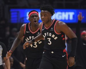 Siakam sigue lanzando a los Raptors