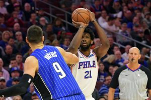Orlando roza los playoffs tras ganar a Philadelphia