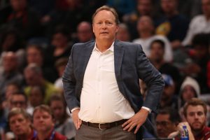 Budenholzer ve similitudes entre Antetokounmpo y Duncan