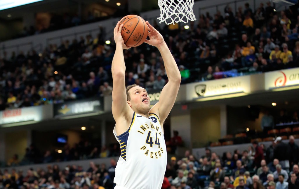 Paliza de Indiana a Denver con 35 puntos de Bogdanovic