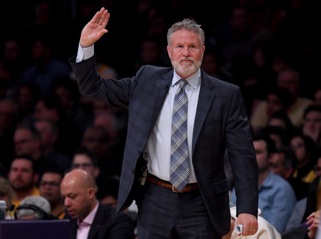 Brett Brown no ve claro que Embiid juegue ante Houston