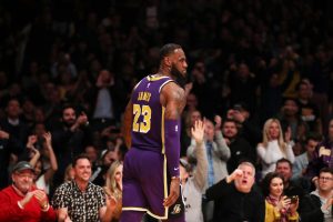 LeBron, a los rivales que le buscan en defensa: “Adelante, ya veremos qué pasa”