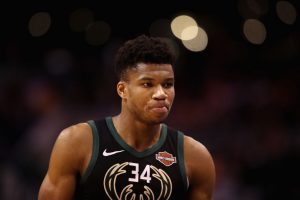 Antetokounmpo y LeBron no estarán en el Bucks-Lakers