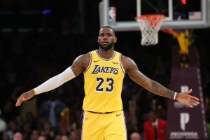 LeBron James jugará con restricción de minutos