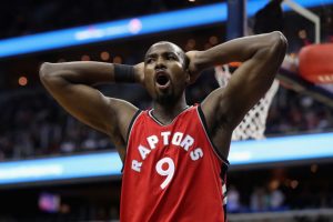 Pelea a puñetazos entre Serge Ibaka y Marquese Chriss
