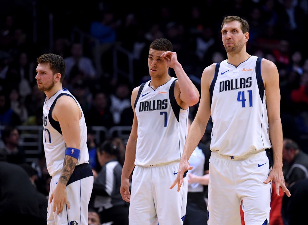 Nowitzki ve a los jugadores más preocupados por las redes sociales que por ganar