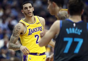 Lonzo Ball sigue de baja y será revaluado en una semana