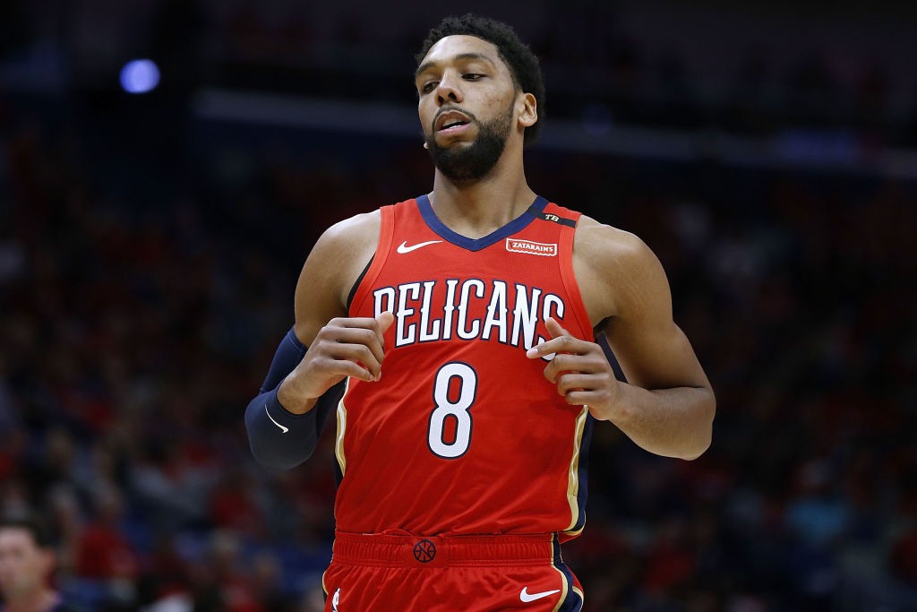 Okafor cierra el curso a lo grande