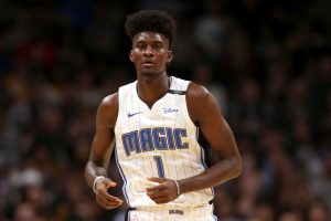Isaac y Vucevic, disponibles para abrir los playoffs