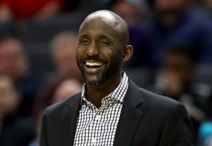 Lloyd Pierce se une al staff de Popovich en EE.UU.