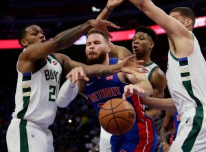 El mejor Giannis Antetokounmpo completa el 4-0 de Milwaukee a los Pistons