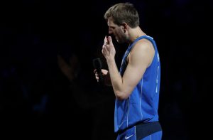 Dirk Nowitzki anuncia su retirada