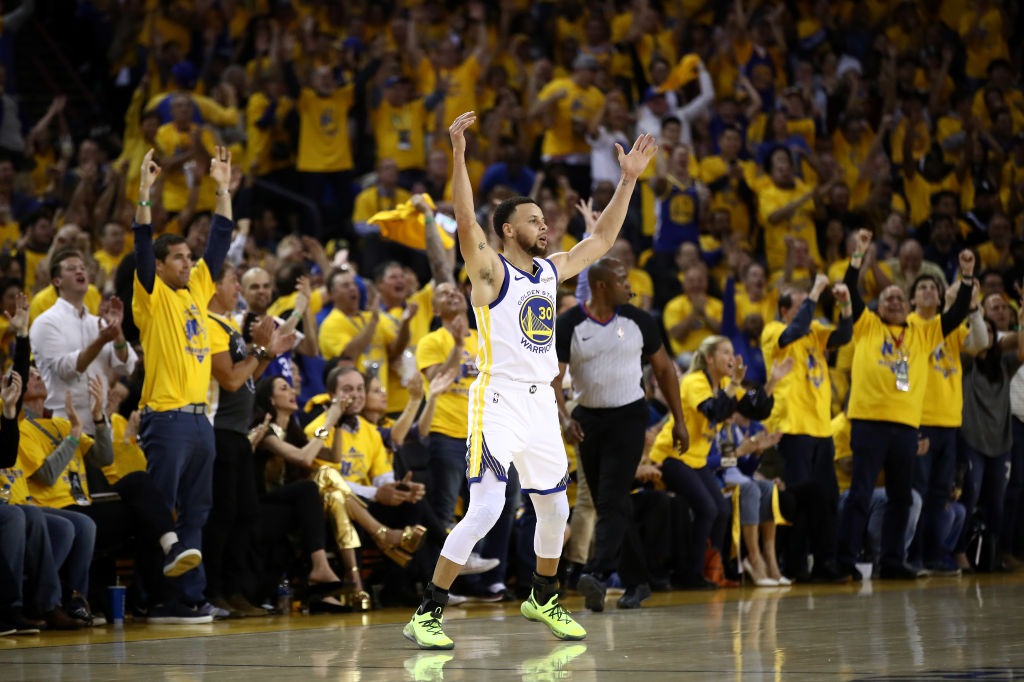 Stephen Curry, máximo triplista de la historia de los playoffs