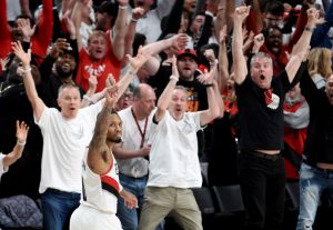 La reacción de los jugadores de la NBA al memorable triple de Damian Lillard