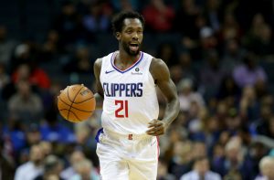 Beverley da consejos a Jae Crowder sobre cómo defender a Harden