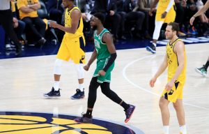 Los Celtics ganan en Indiana y acarician el pase
