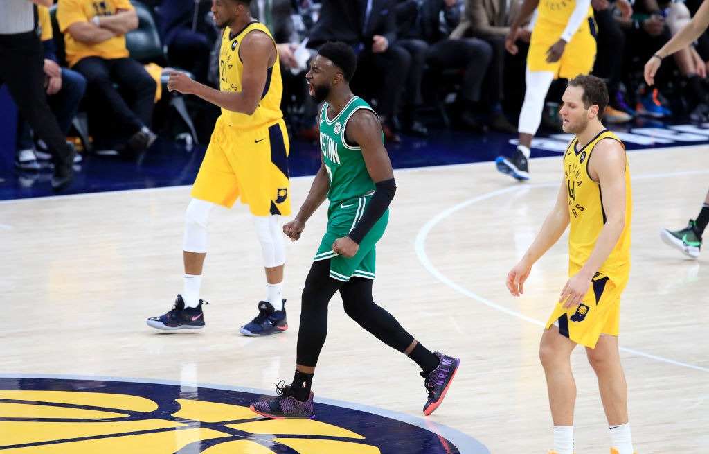 Los Celtics ganan en Indiana y acarician el pase