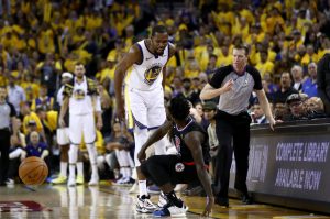 El pique entre Durant y Beverley acaba con doble expulsión