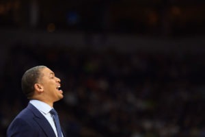 NOLA y Houston, interesados en Tyronn Lue como entrenador asistente