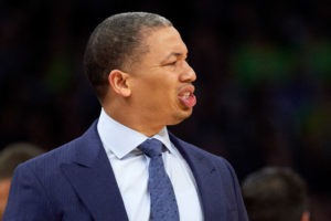 La negociación entre Lakers y Lue, en punto muerto
