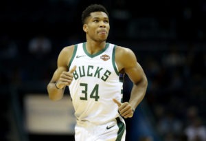 Milwaukee Bucks contra el histórico Kawhi