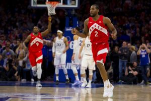 Kawhi Leonard, más cerca de renovar con Toronto Raptors