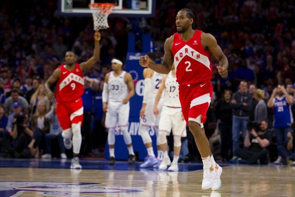 Kawhi Leonard, más cerca de renovar con Toronto Raptors