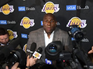 Los Lakers no reemplazarán a Magic Johnson