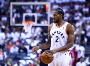Kawhi Leonard pidió irse de los Spurs por “falta de confianza”