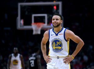 Un dedo dislocado no impedirá a Curry estar en el Game 3