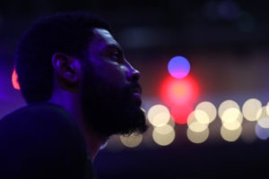 Kyrie como verso libre, mejor que de gran líder