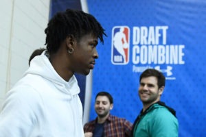 Ja Morant firma un contrato con Nike