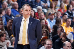 Frank Vogel gana enteros para el banquillo de los Lakers: habrá segunda entrevista