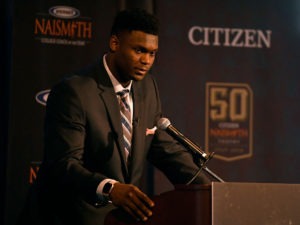Demanda de Zion Williamson para anular un contrato de marketing