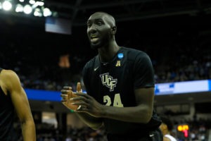 Boston confía en Tacko Fall y le da una oportunidad