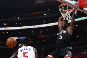 Capela solo saldrá de Houston si llega Jimmy Butler