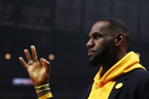 Los Lakers son favoritos al anillo para la próxima temporada