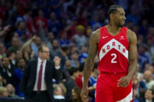 Kawhi Leonard podría renovar a corto plazo con Toronto