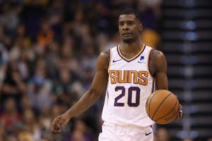 Memphis traspasa a Kyle Korver y Jevon Carter a los Suns por Josh Jackson y De'Anthony Melton