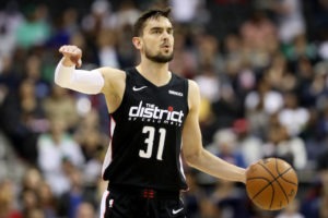 Satoransky jugará en Chicago tras un 'sign-and-trade' con los Wizards